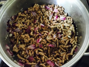 Vegan mince with onions and garlic